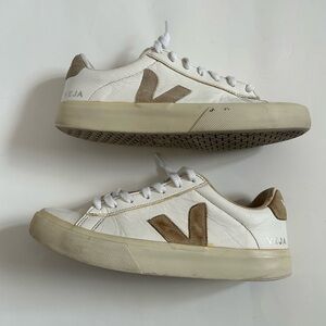 Veja campo chromefree leather sneakers white/almond sz 8